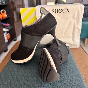 Sneex Icon Pumps - worn ONCE